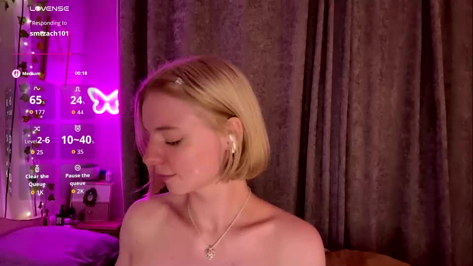 cristinekondo Webcam Chat August 17, 2026