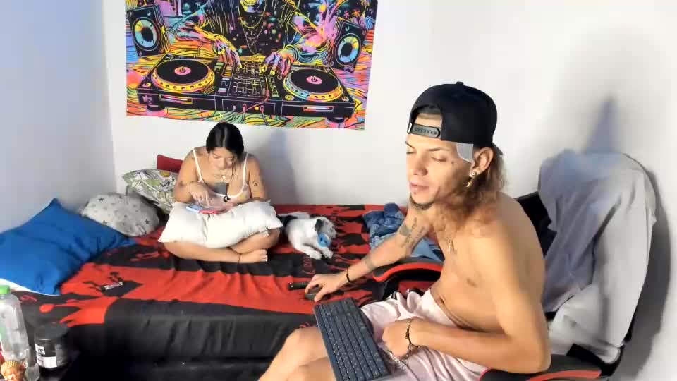 johan_and_antonella Webcam Chat August 17, 2026
