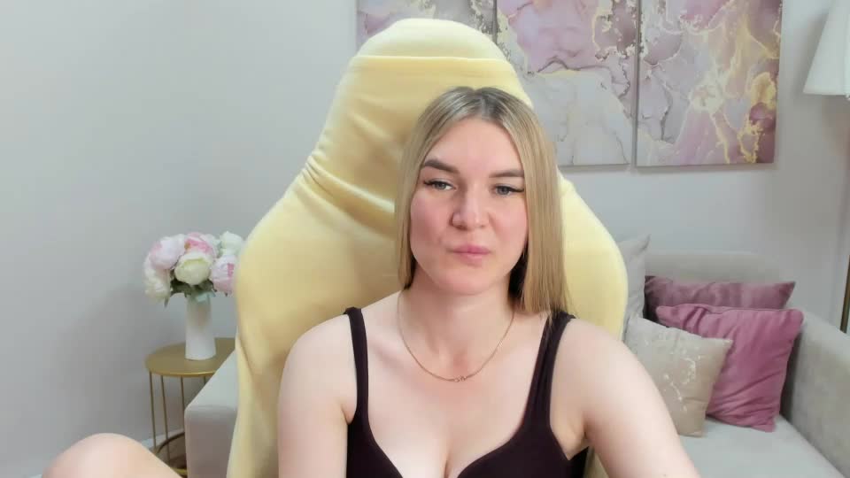 gwensmitt Webcam Chat August 18, 2026