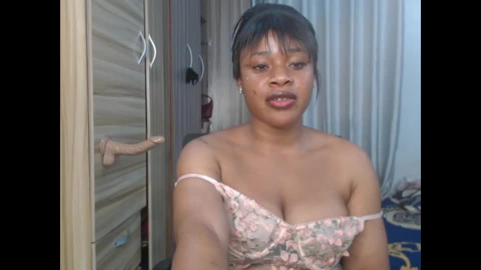 chocox_petitqueen Webcam Chat August 18, 2026