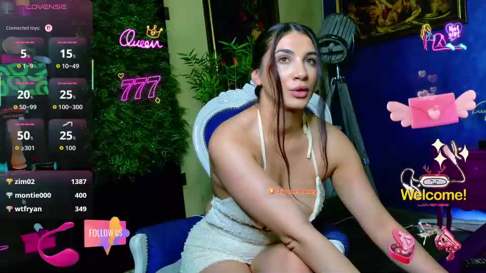 nicollepalmer Webcam Chat August 18, 2026