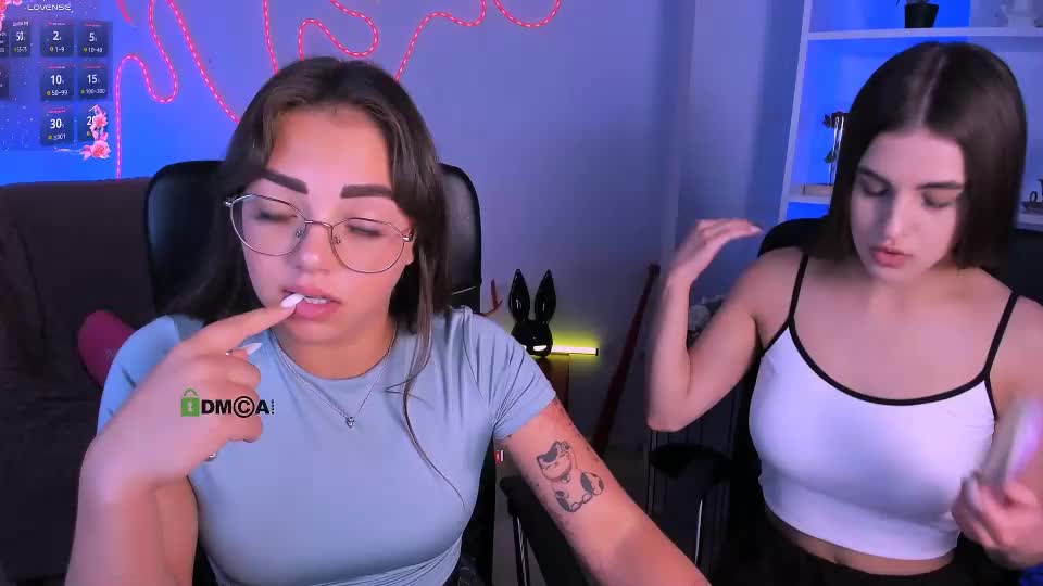 lina_fox12 Webcam Chat August 18, 2026