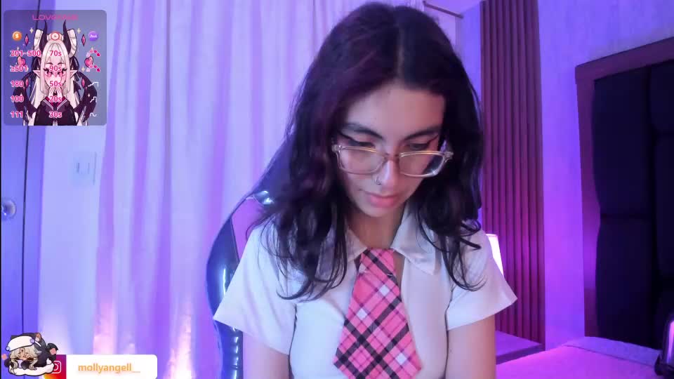 molly__a Webcam Chat August 18, 2026