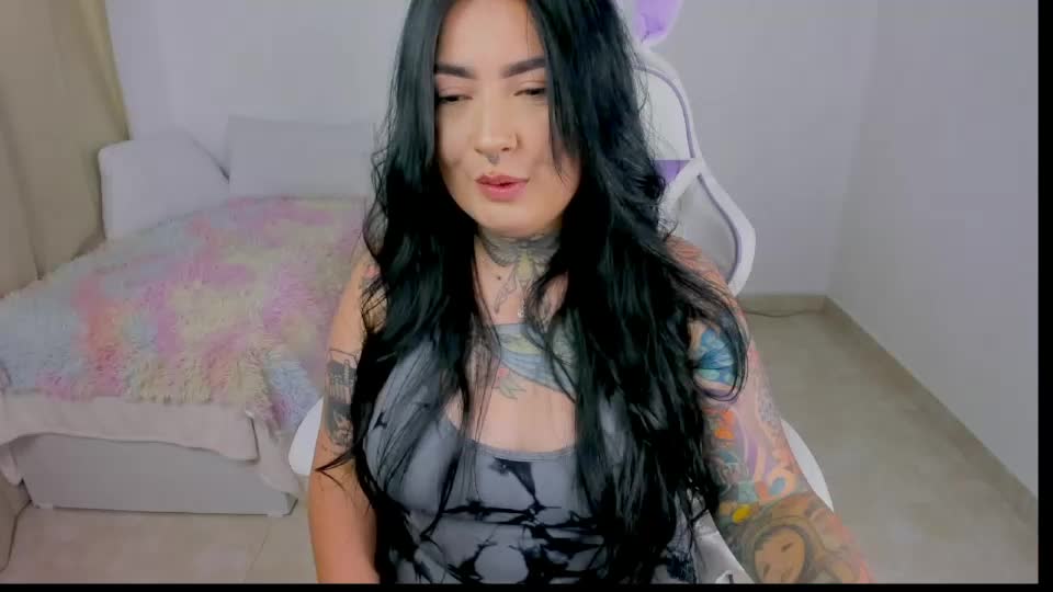 heey_kitty Webcam Chat August 18, 2026