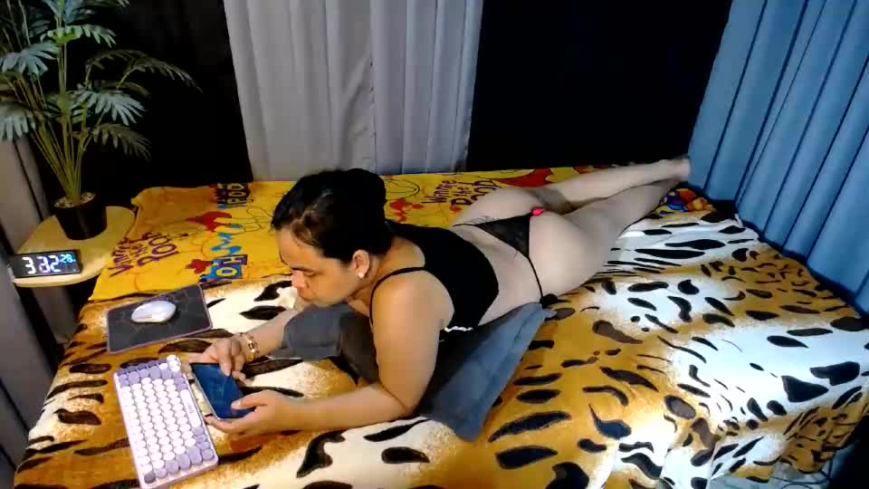 lilynumeron Webcam Chat August 18, 2026