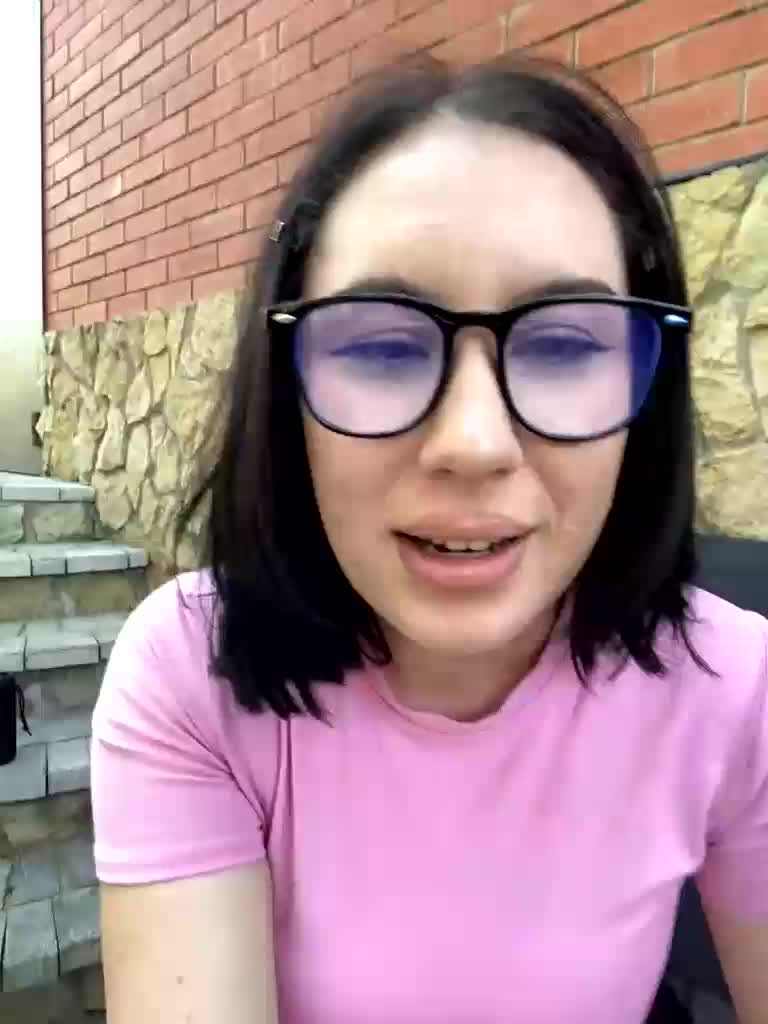 BustyLina Webcam Chat August 18, 2026