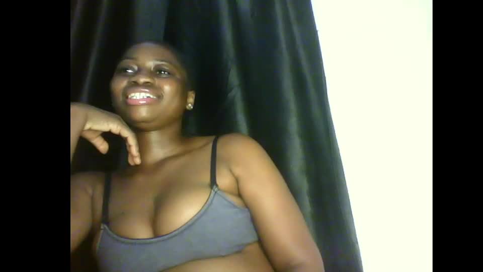 prettyxxpac Webcam Chat August 18, 2026