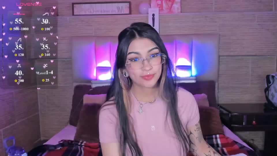 mia_smoke_ Webcam Chat August 18, 2026