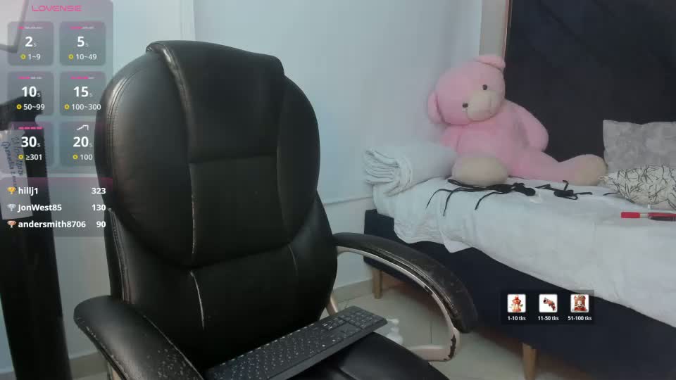 vicky_castillo Webcam Chat August 18, 2026