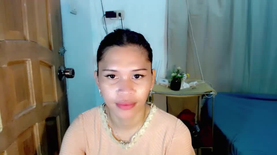 isabelle_amore Webcam Chat August 18, 2026