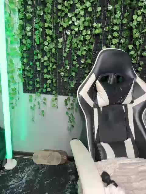 Eva_Kit Webcam Chat August 18, 2026