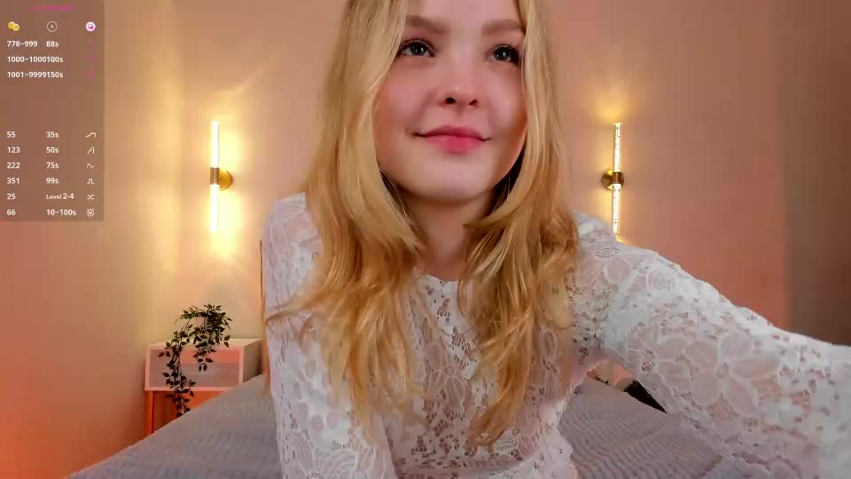alice_tucci Webcam Chat August 18, 2026