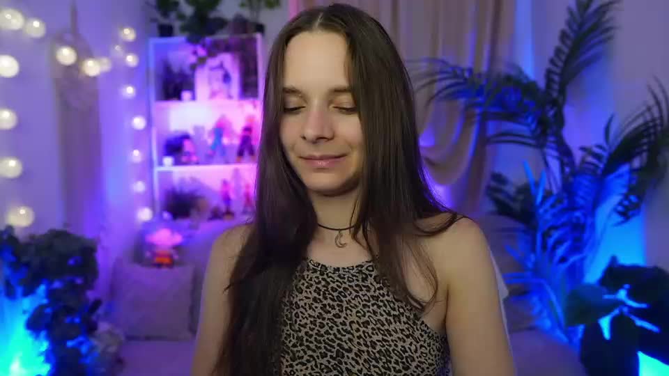 anna_leah_ Webcam Chat August 18, 2026