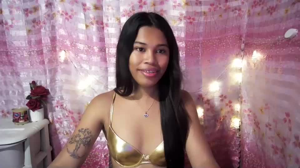 yourqueen_19 Webcam Chat August 18, 2026