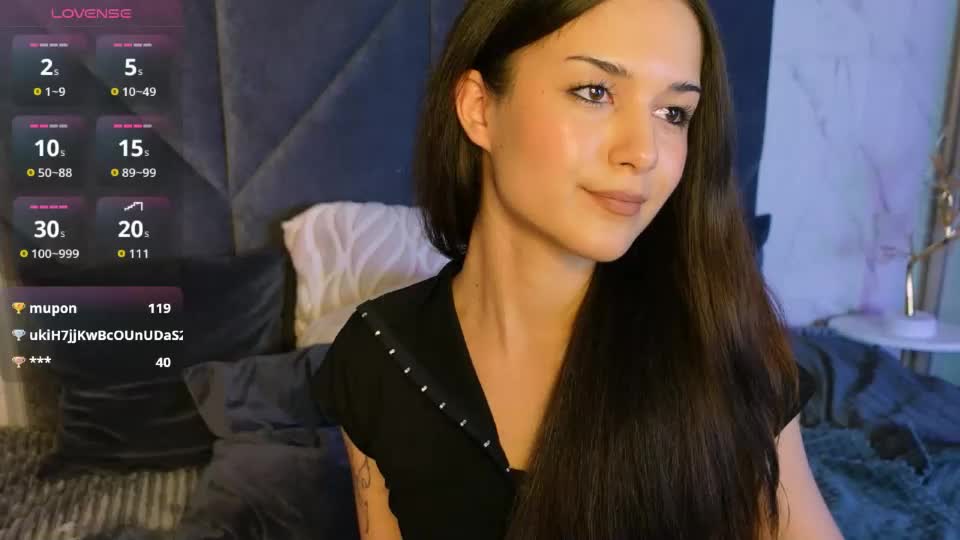 skinnyellie Webcam Chat August 19, 2026