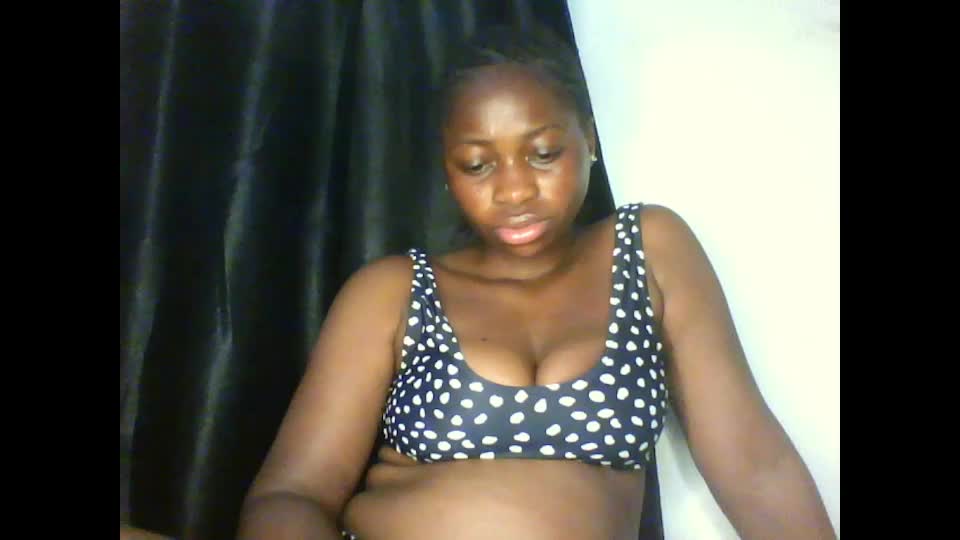 prettyxxpac Webcam Chat August 19, 2026