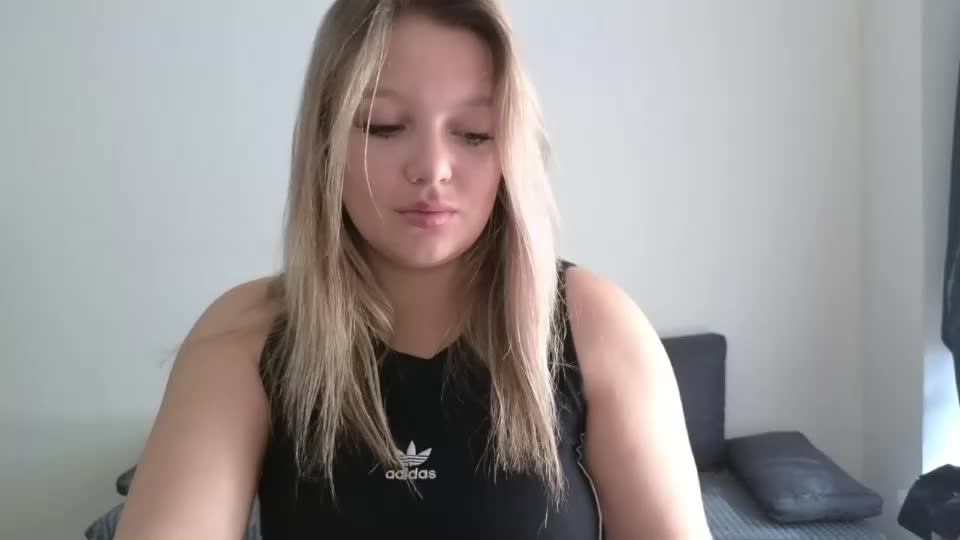 sweety_bettyyy Webcam Chat August 19, 2026