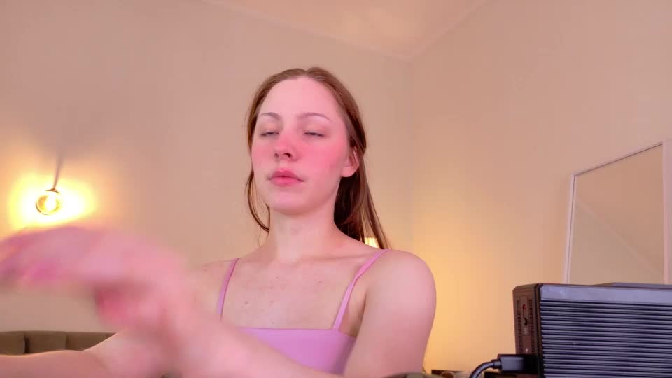 dina_peach Webcam Chat August 19, 2026