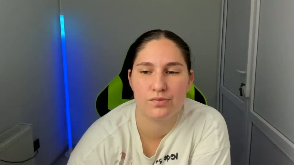 ravenncloud Webcam Chat August 19, 2026