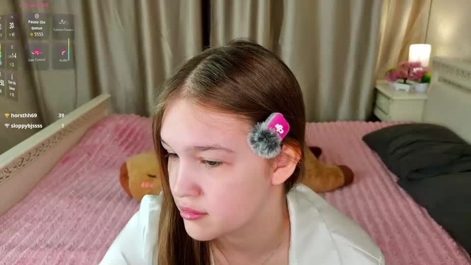 playfulmelly Webcam Chat August 19, 2026