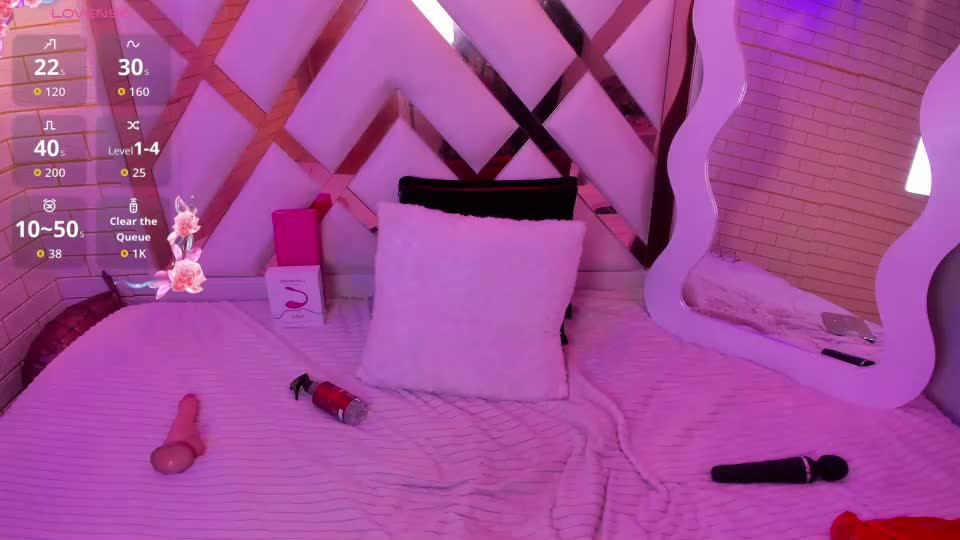 mia_petite18 Webcam Chat August 19, 2026