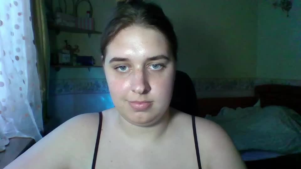hess_luna_ Webcam Chat August 19, 2026