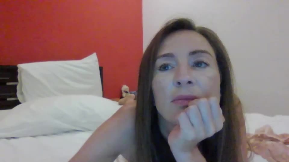 sweet_poeme Webcam Chat August 19, 2026