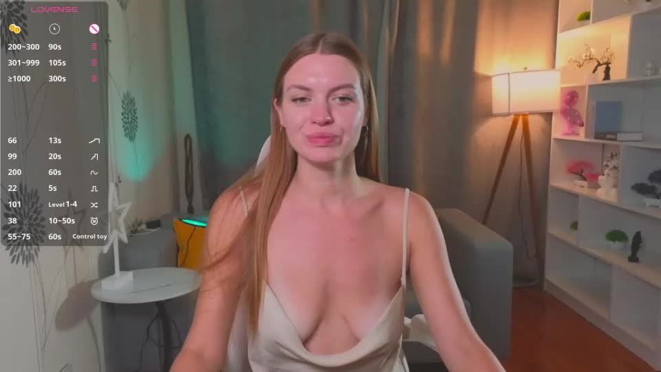 lovellalipss Webcam Chat August 19, 2026
