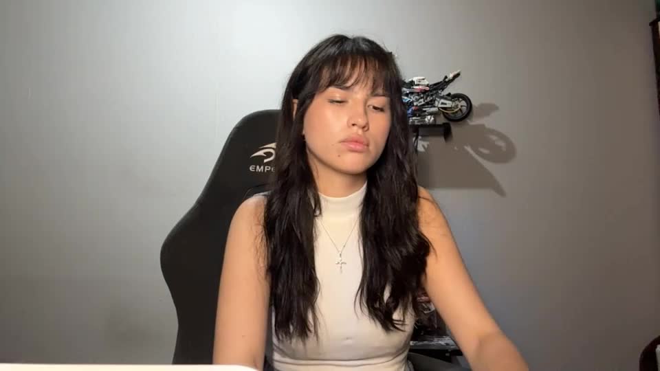 lovelladonaghe Webcam Chat August 19, 2026