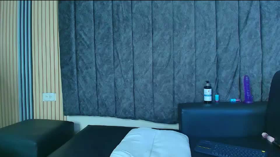 sasha_and_lia Webcam Chat August 19, 2026