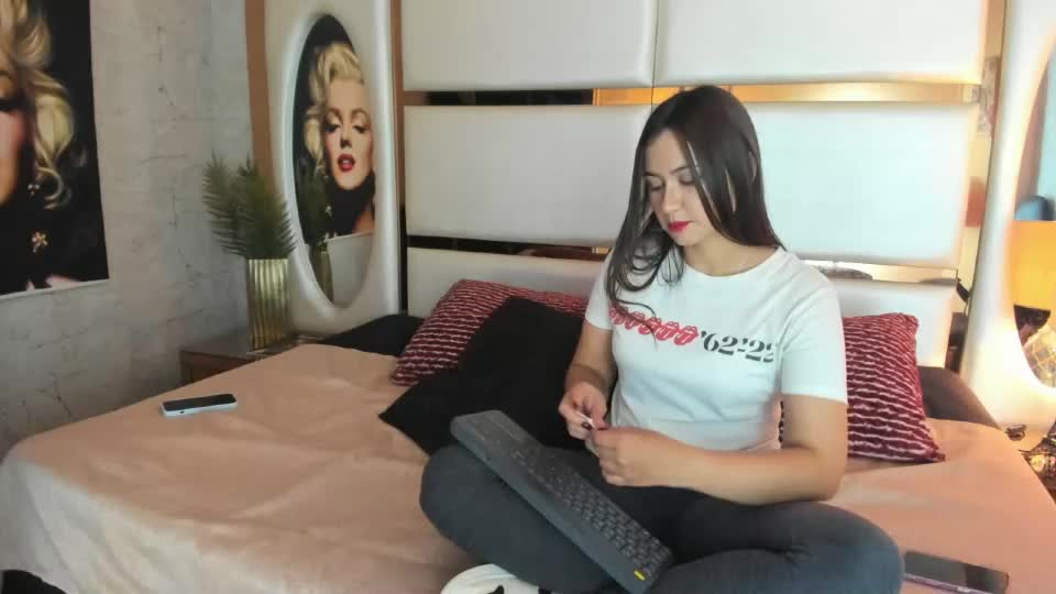 celeste_starsss Webcam Chat August 19, 2026