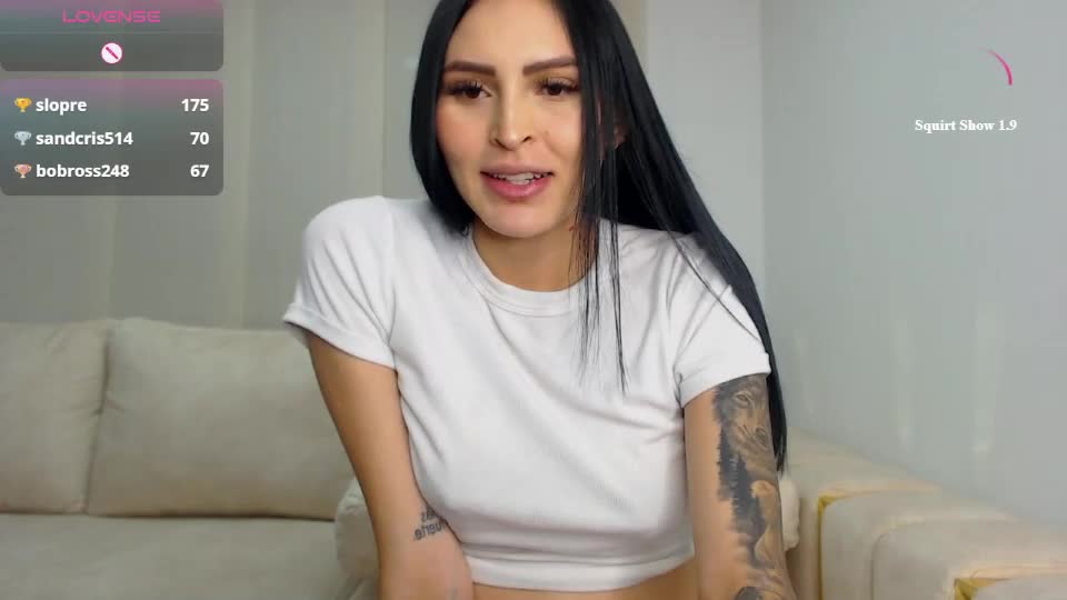 petite_linda Webcam Chat August 19, 2026