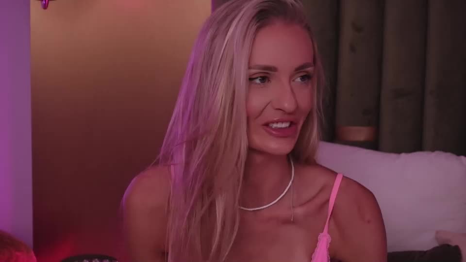 ameliaangell Webcam Chat August 20, 2026