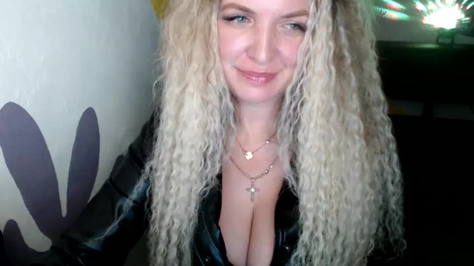 luxdonna Webcam Chat August 20, 2026