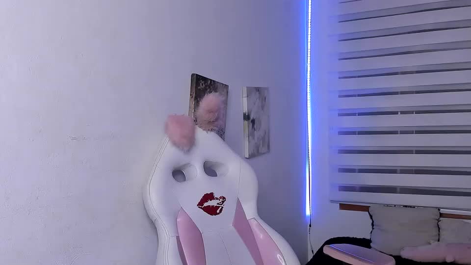 kir_ely Webcam Chat August 20, 2026