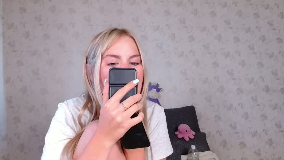 sofia_here Webcam Chat August 20, 2026