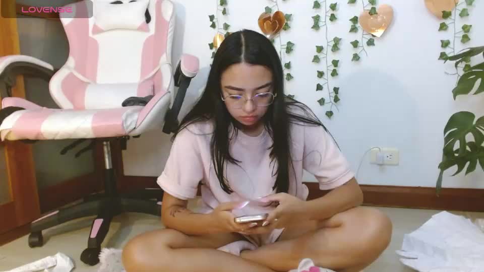 hellokitty_valery1 Webcam Chat August 20, 2026