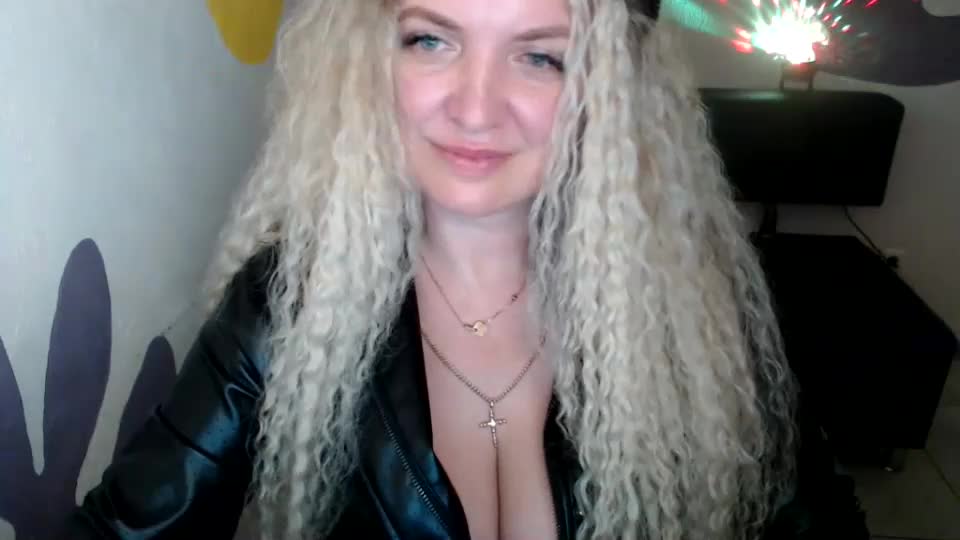 luxdonna Webcam Chat August 20, 2026