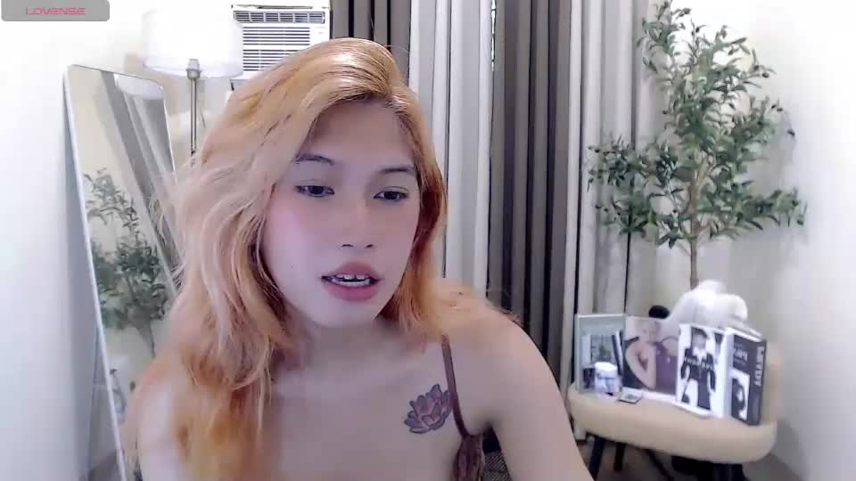urdreamgirl_mika27 Webcam Chat August 20, 2026