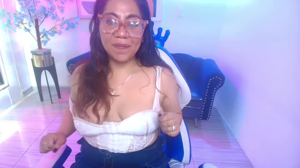 silvana_lane Webcam Chat August 20, 2026