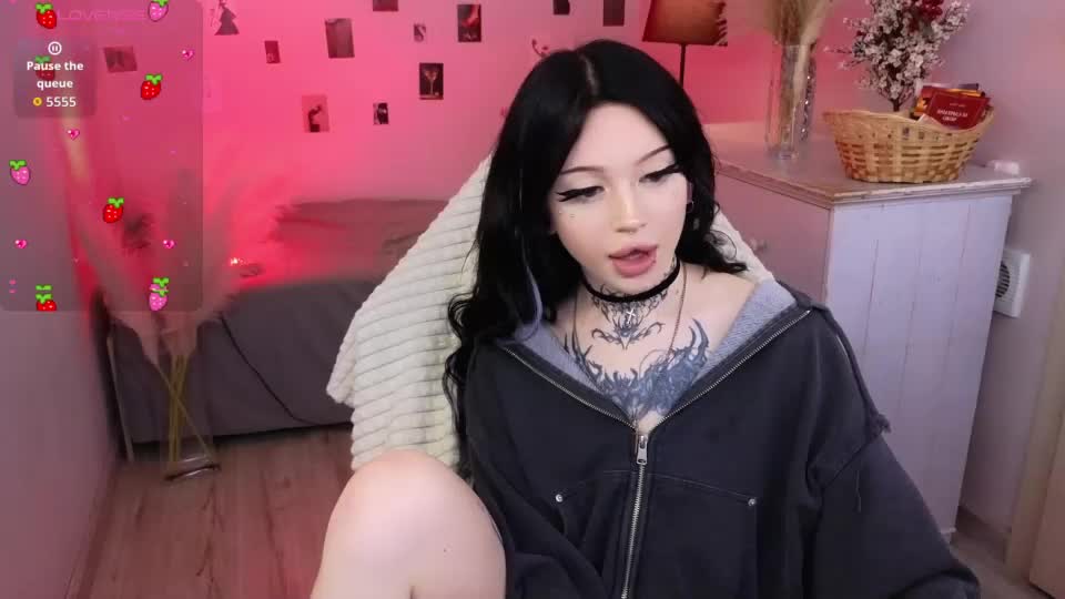 emma_kirks Webcam Chat August 20, 2026