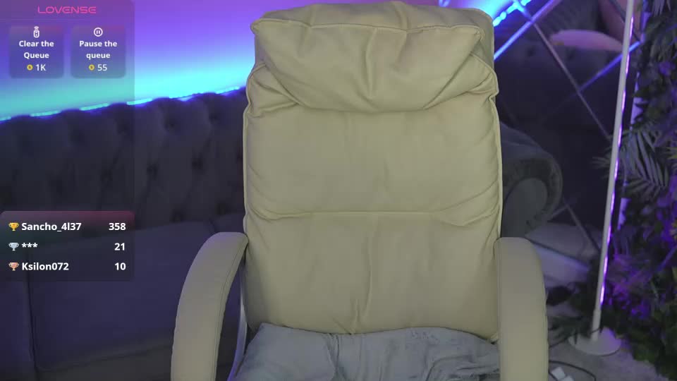 emilyymoon Webcam Chat August 20, 2026