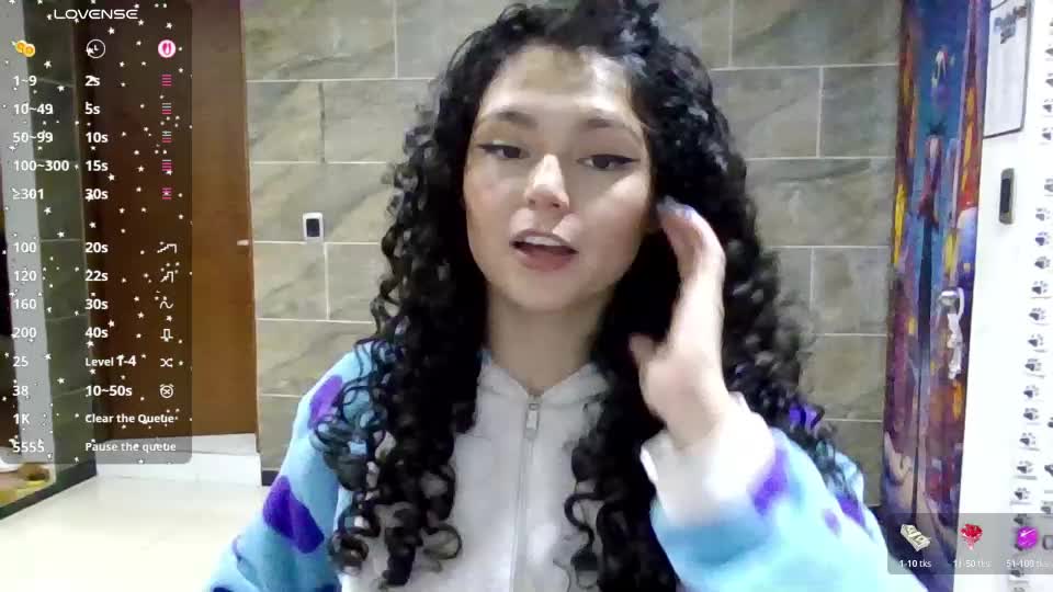 diamond_curls05 Webcam Chat August 20, 2026