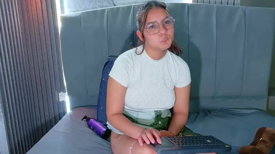 angeles_azul Webcam Chat August 20, 2026