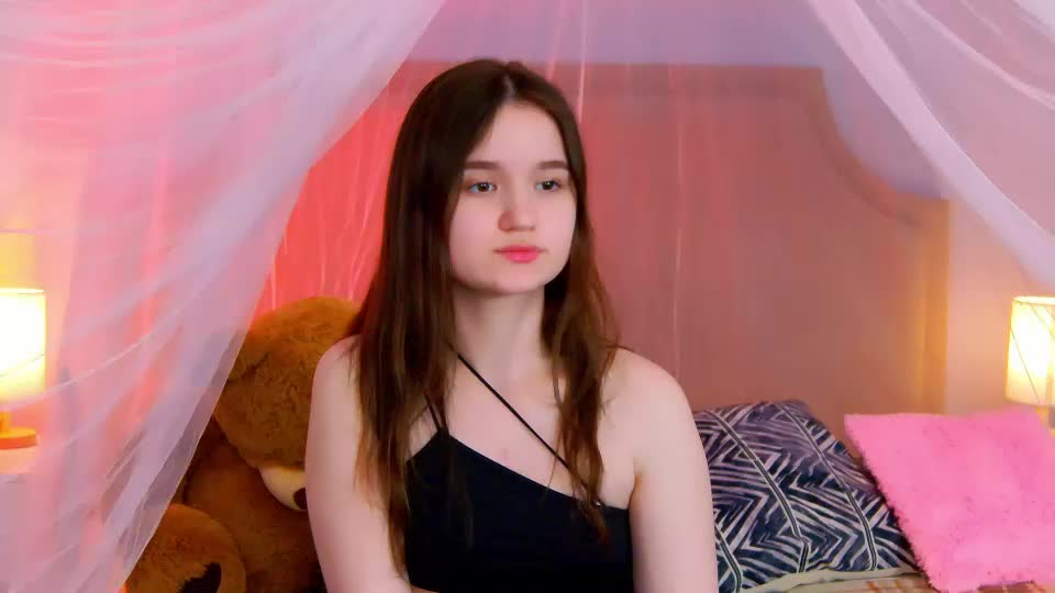 strawbunnybite Webcam Chat August 21, 2026