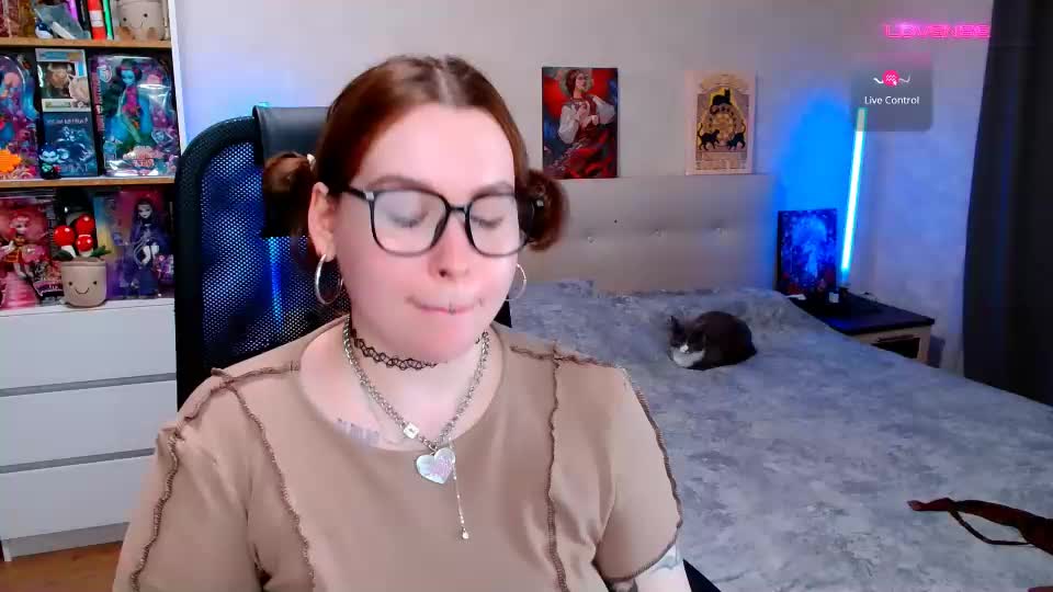 ur_geekgirl Webcam Chat August 23, 2026