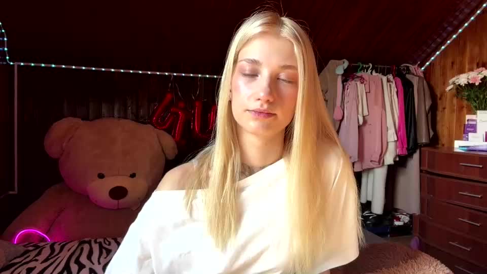 janicesivertsen Webcam Chat August 24, 2026