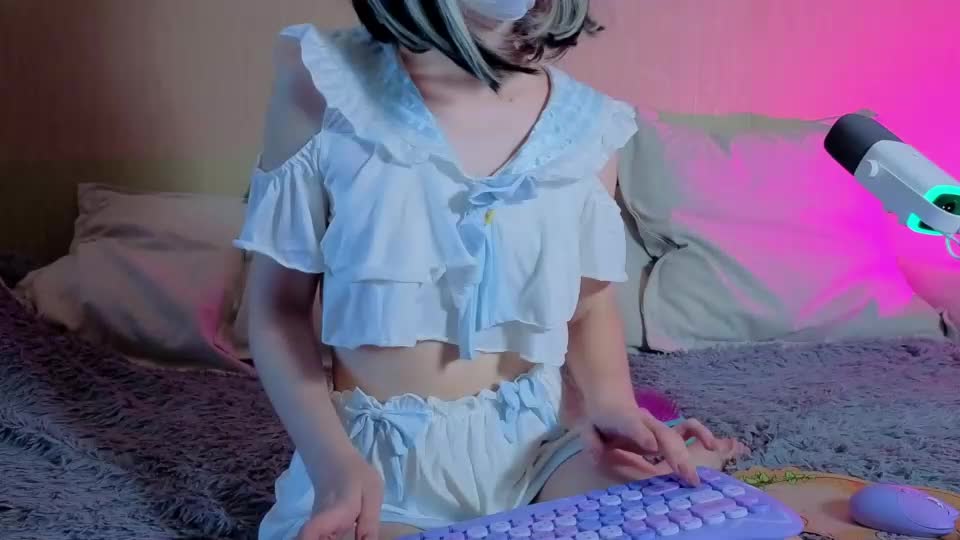 lunanyanmi Webcam Chat August 24, 2026