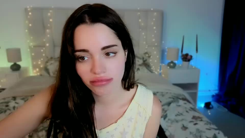 little_cuti1e Webcam Chat August 24, 2026