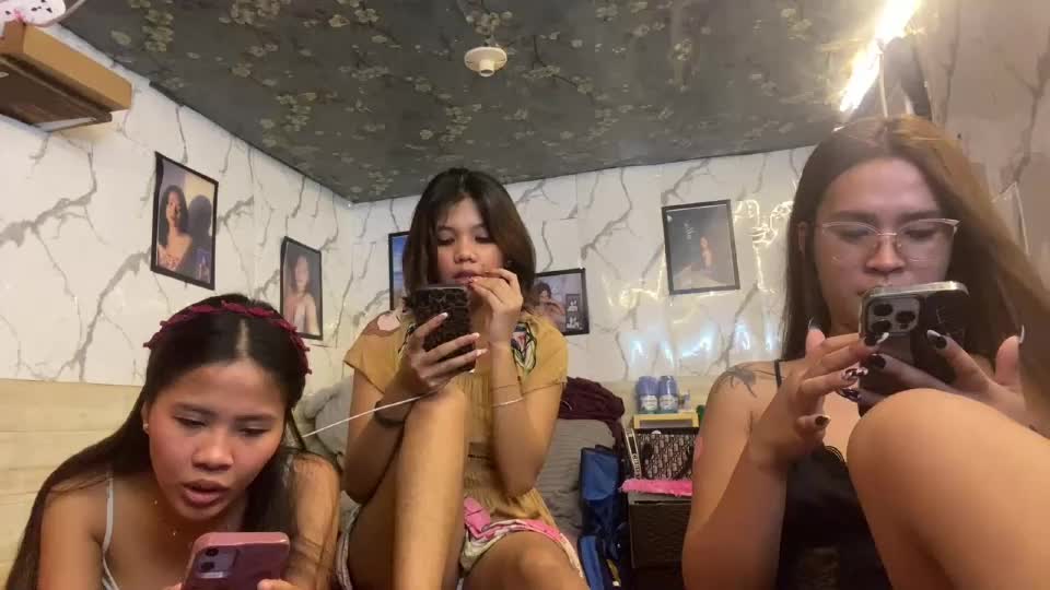 kimchuueee Webcam Chat August 24, 2026